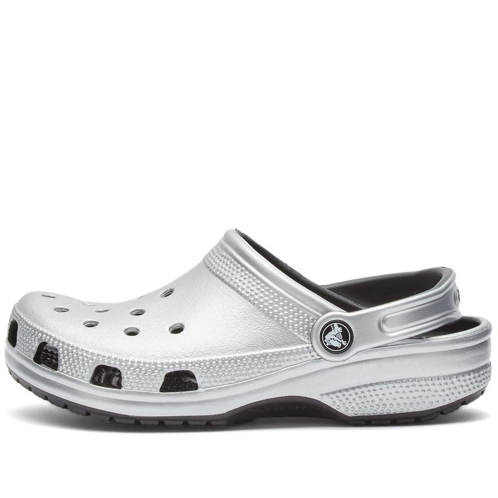 商品Crocs|Crocs Classic Metallic Clog,价格¥328,第2张图片详细描述