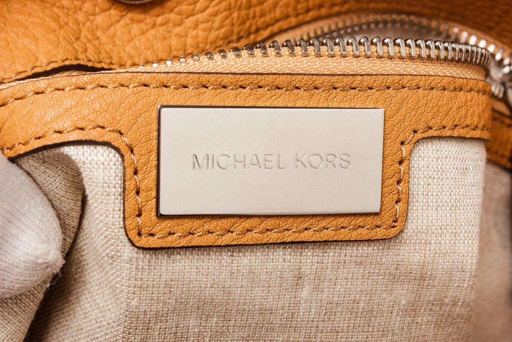 Michael Kors Orange Leather Hutton Clutch Bag商品第6张图片规格展示