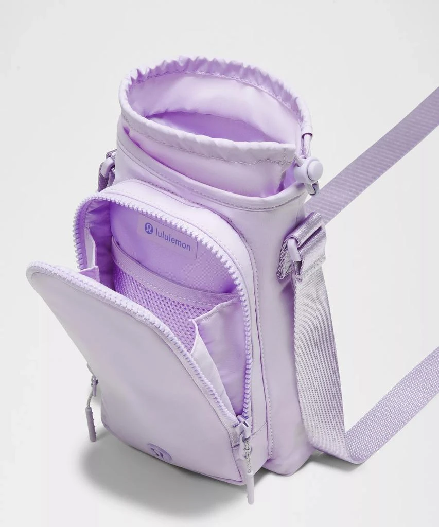 Water Bottle Crossbody with Front Pocket 2L 商品