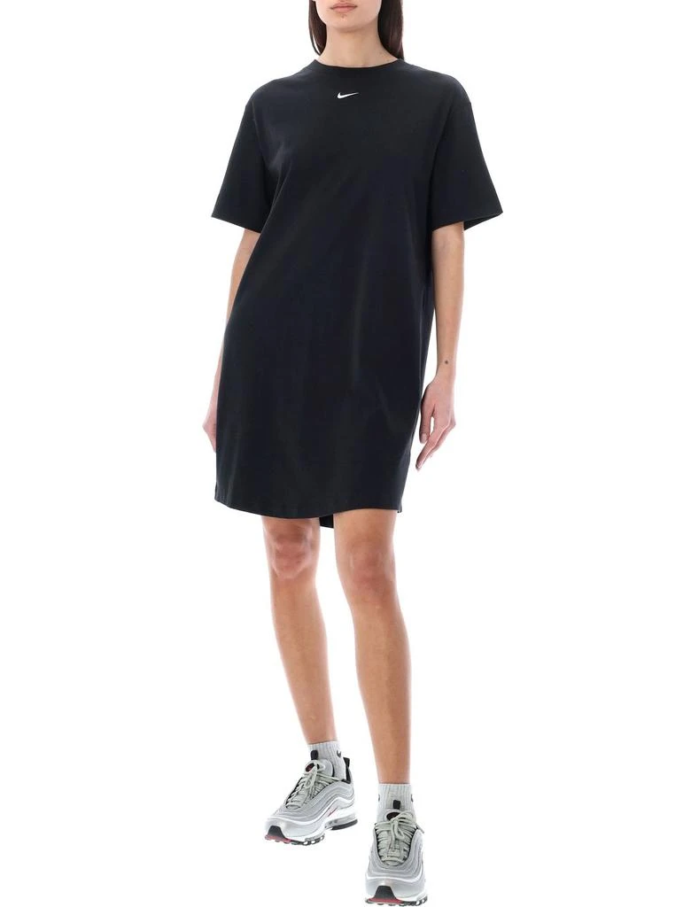 商品NIKE|Nike Logo Embroidered T-Shirt Dress,价格¥408,第4张图片详细描述