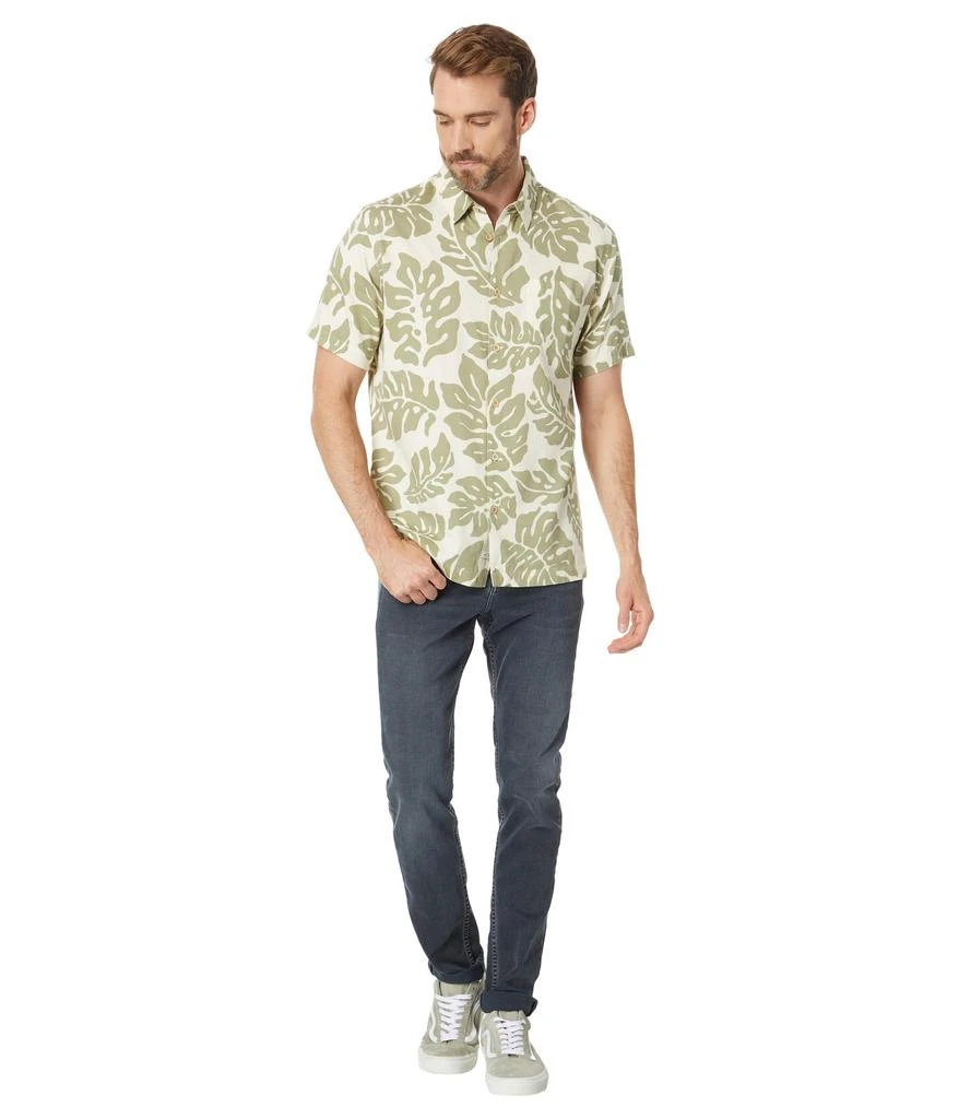 商品Quiksilver|Waterfall Rain Button-Up Shirt,价格¥416,第4张图片详细描述