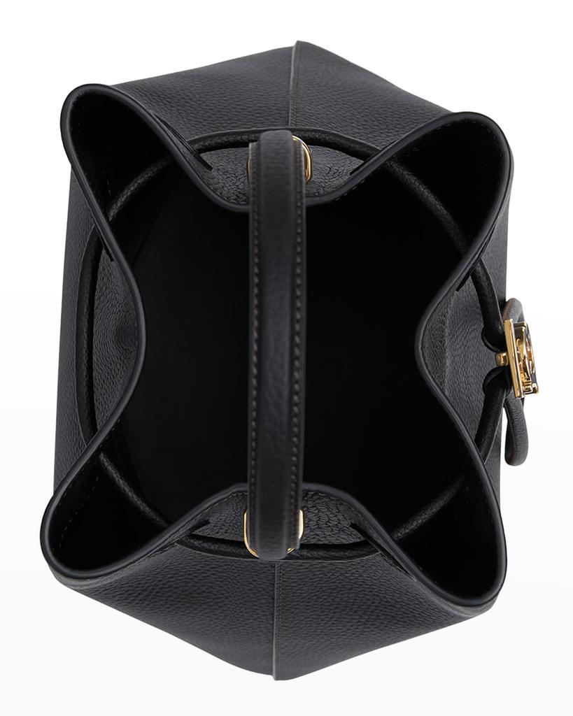 商品Burberry|Small TB Drawstring Leather Bucket Bag,价格¥15715,第5张图片详细描述