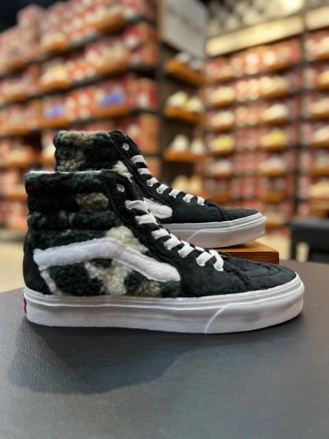商品Vans|【韩国直邮|包邮包税】万斯 Sk8-Hi #Sherpa #男女通用鞋 # camo/black (VN0A5JMJA58),价格¥436,第1张图片