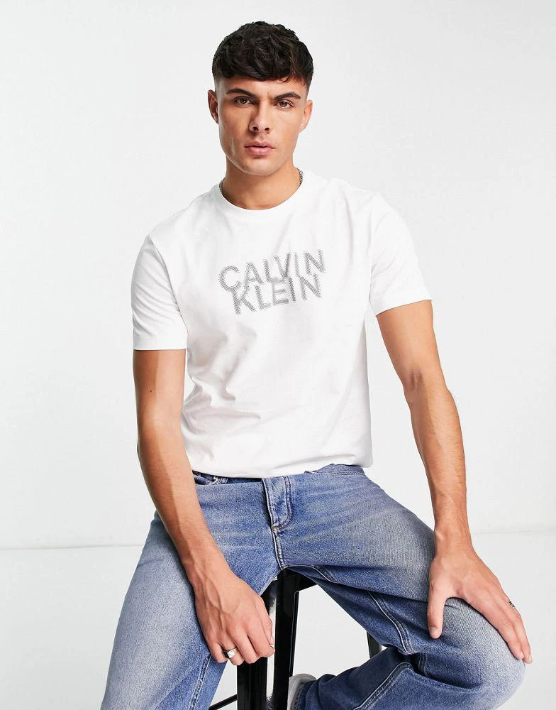 商品Calvin Klein|Calvin Klein distorted logo t-shirt in white,价格¥358,第1张图片