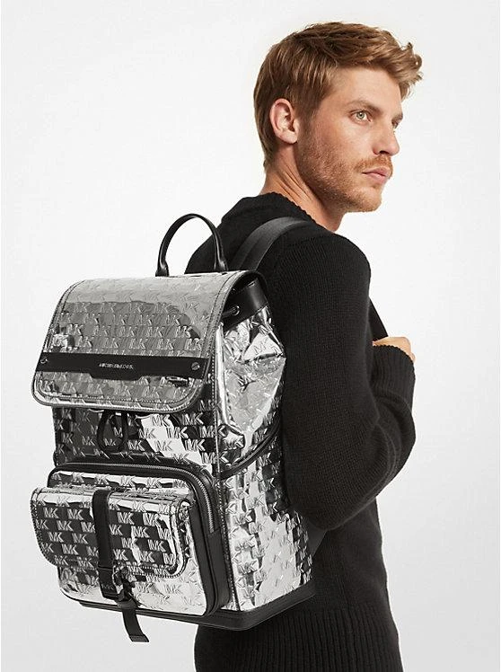 商品Michael Kors|Hudson Logo Embossed Metallic Backpack,价格¥3347,第4张图片详细描述