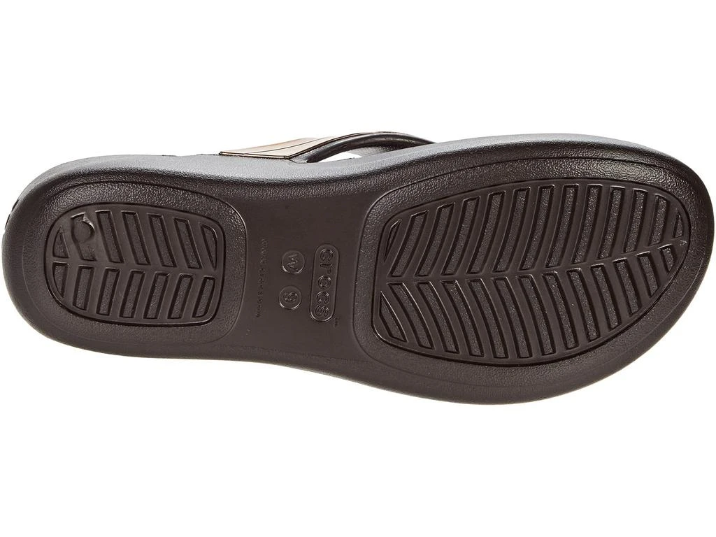 商品Crocs|Monterey Metallic Strap Wedge Flip,价格¥335,第3张图片详细描述