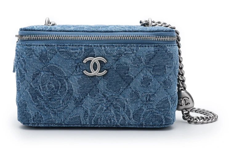 商品[国内直发] Chanel|香奈儿 23P春夏 爱心金球长盒子荔枝纹 牛皮 牛仔盒子包化妆包单肩斜挎包 小号 女款 水洗蓝色,价格¥30267,第1张图片