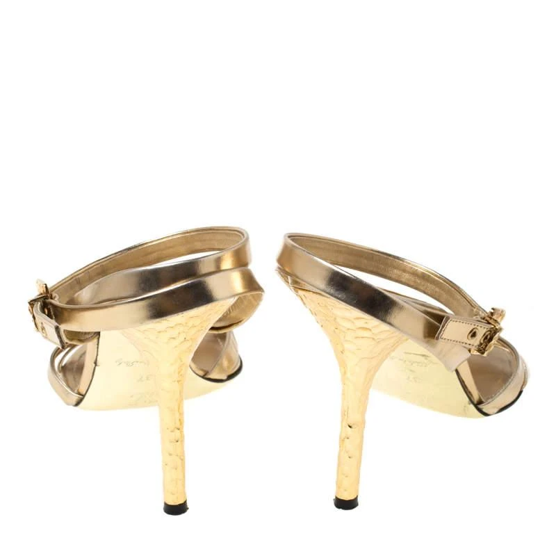 商品[二手商品] Louis Vuitton|Louis Vuitton Metallic Gold Leather Classic Strappy Sandals Size 37,价格¥9046,第5张图片详细�描述