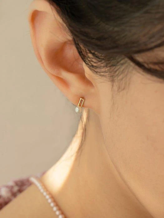 商品Primaute|Square Line Pearl Earrings (14K Gold),价格¥1205,第1张图片