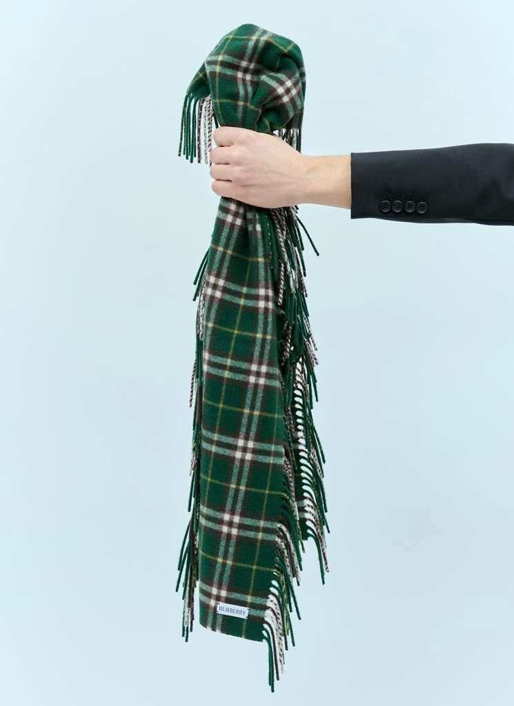 商品Burberry|Check Cashmere Fringed Scarf,价格¥4154,第1张图片