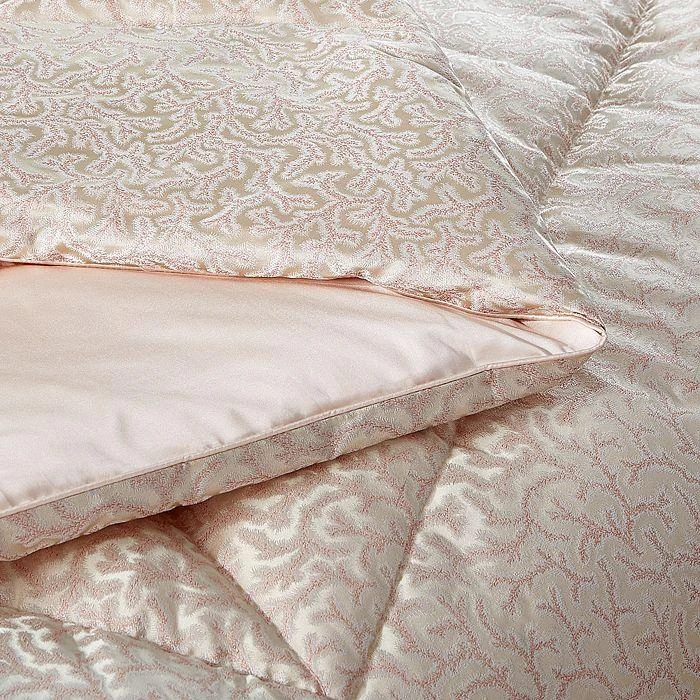 Coral Fern Round Decorative Pillow 商品