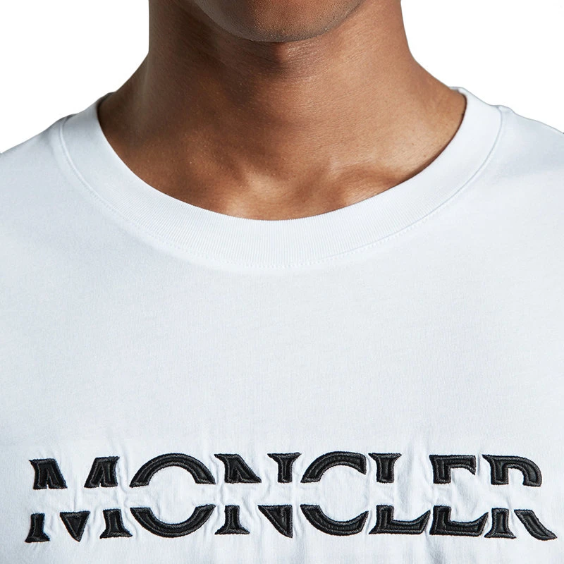 商品Moncler|【预售3-7天】Moncler/蒙克莱 22年秋冬新款 男士光学白色纯棉硅胶标志短袖T恤H20918C00008829H8001,价格¥1992,第5张图片详细描述