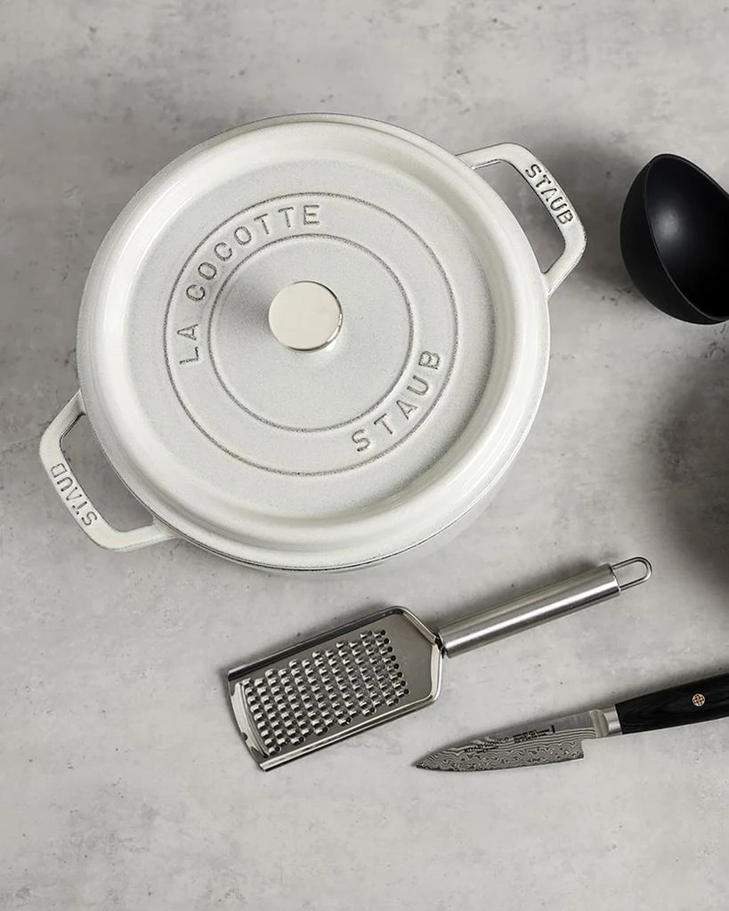 商品Staub|2.75-Qt. Cast Iron Round Cocotte,价格¥2064,第2张图片详细描述
