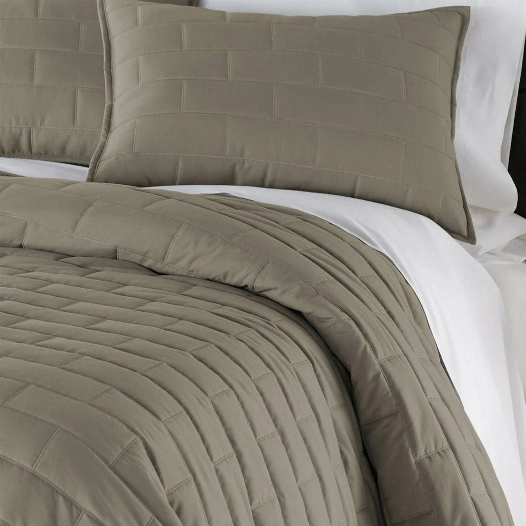 商品Hivvago|Twin/Twin XL Modern Brick Stitch Microfiber Reversible 2 Piece Comforter Set in Taupe,价格¥1323,第2张图片详细描述