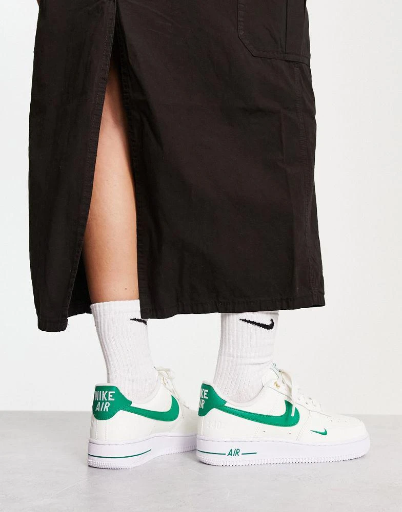 商品NIKE|Nike Air Force 1 '07 40th anniversary trainers in sail white and malachite green,价格¥1097,第4张图片详细描述