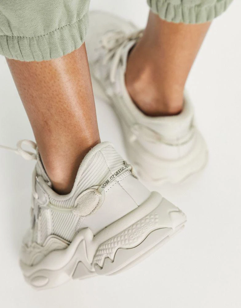 商品Adidas|adidas Originals Ozweego trainers in beige,价格¥665,第3张图片详细描述