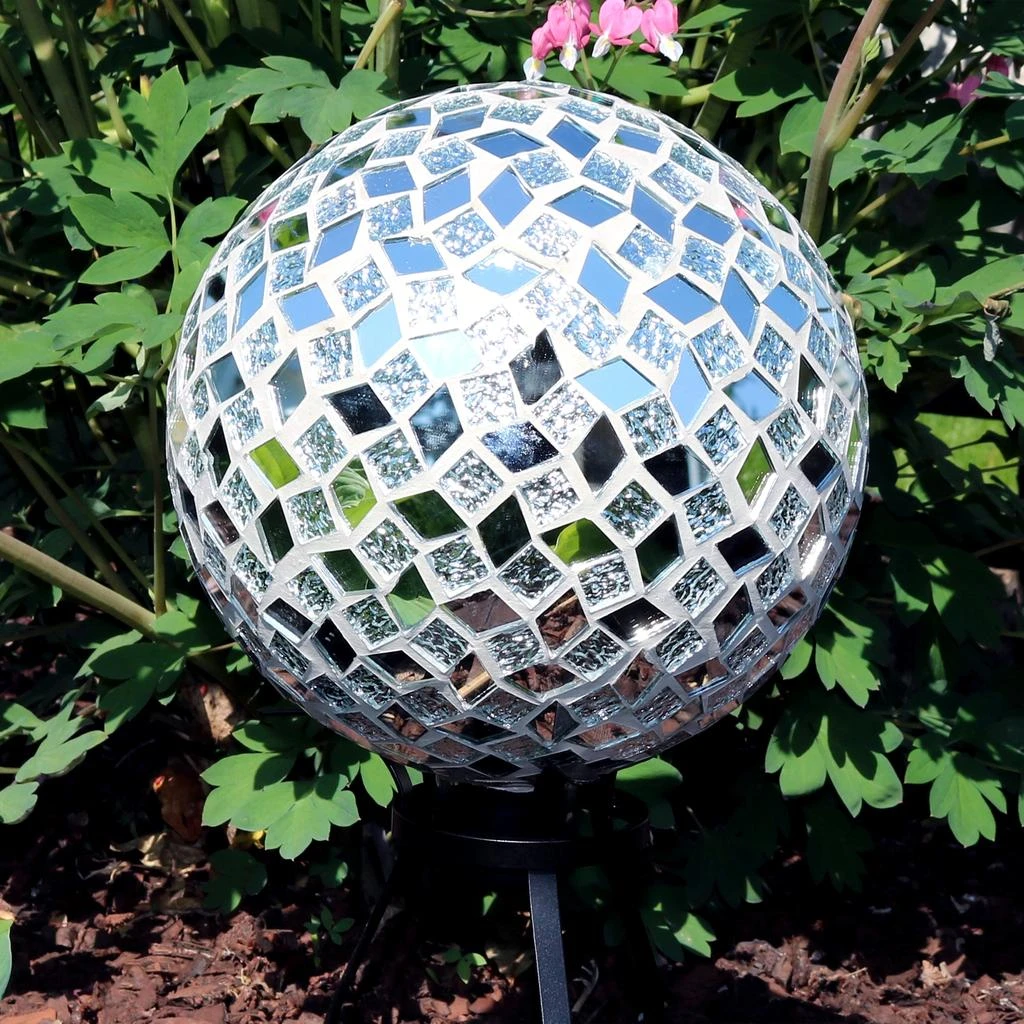 商品Sunnydaze|Indoor/Outdoor Mirrored Diamond Mosaic Gazing Globe Ball for Lawn, Patio or Indoors - 10" Diameter - Silver - 2-Pack,价格¥727,第4张图片详细描述