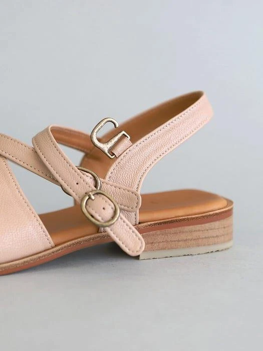 商品HEENN|Leather Crossover Sandals_Pink Beige,价格¥1716,第4张图片详细描述
