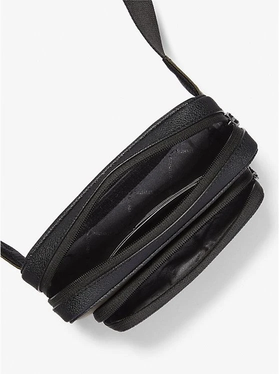 商品Michael Kors|Cooper Nylon Sling Pack,价格¥748,第2张图片详细描述