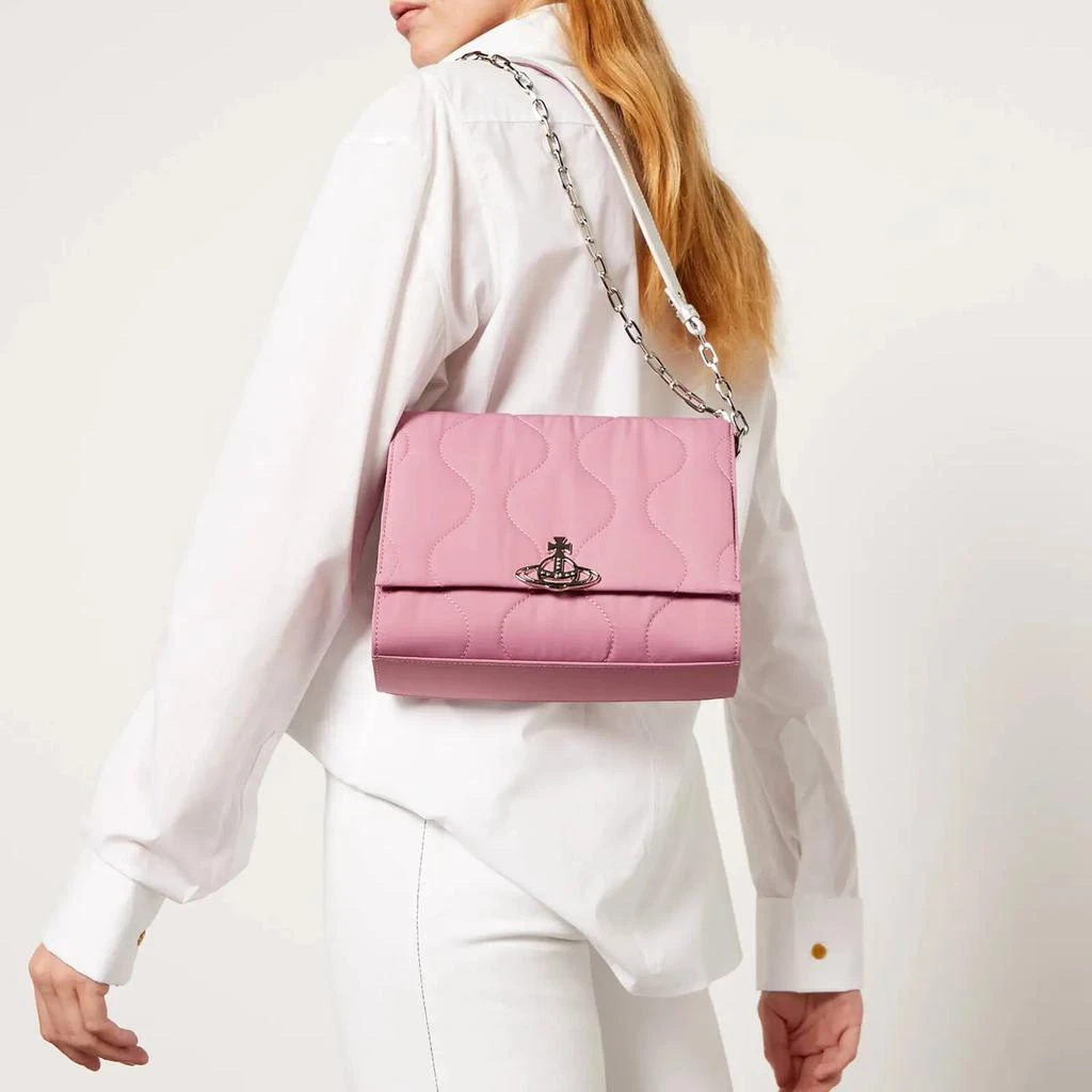 商品Vivienne Westwood|西太后土星海盗纹尼龙链条单肩斜挎包,价格¥2124,第2张图片详细描述