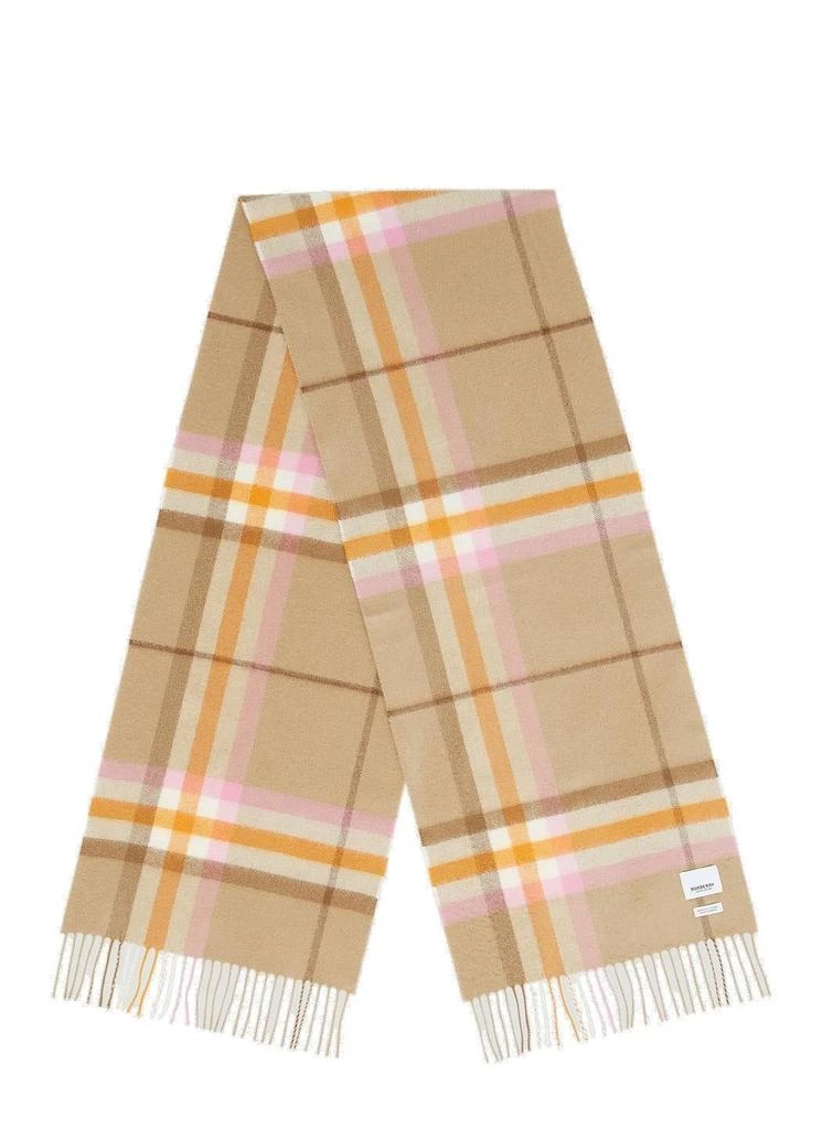 商品Burberry|Logo Patch Checked Fringed Scarf,价格¥3329,第2张图片详细描述