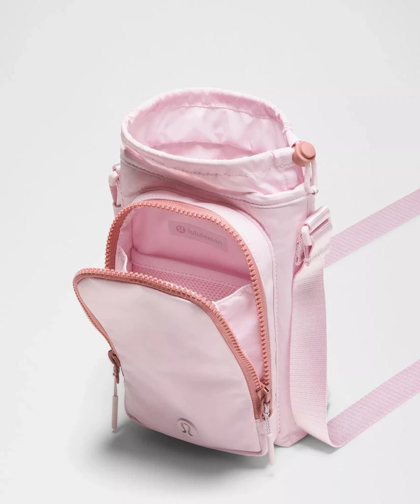 Water Bottle Crossbody with Front Pocket 2L 商品