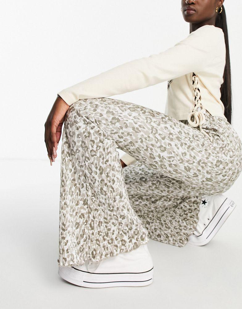 Topshop plisse flared trouser in leopard print商品第2张图片规格展示