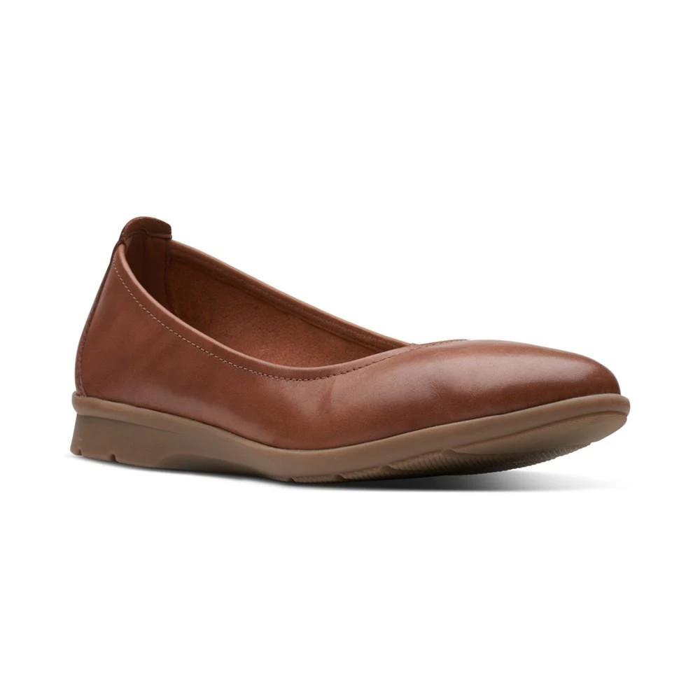 商品Clarks|Women's Jenette Ease Round-Toe Slip-On Flats,价格¥331,第1张图片