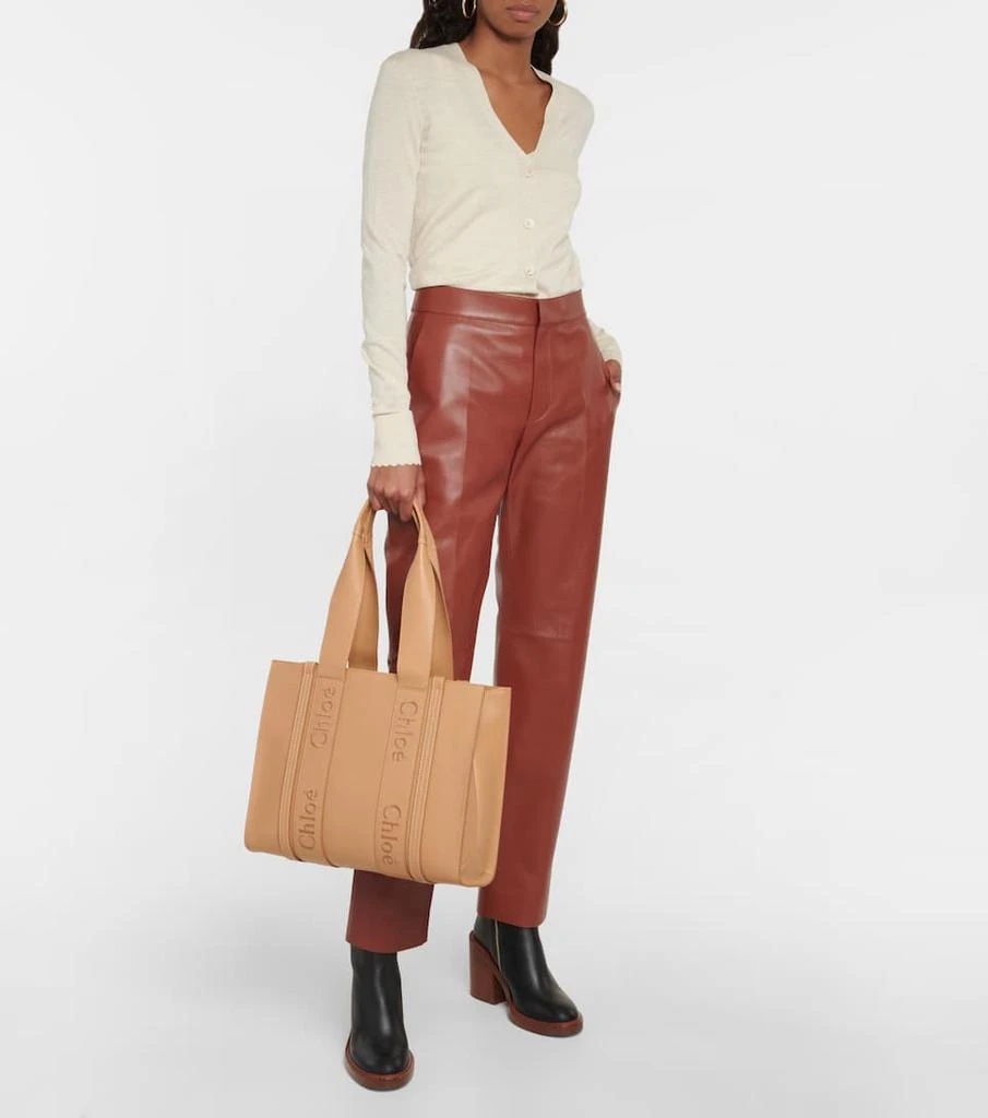 商品Chloé|Woody M号皮革托特包,价格¥19056,第5张图片详细描述
