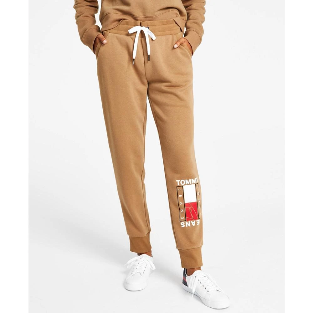 商品Tommy Jeans|Women's  Fleece Flag-Logo Graphic Drawstring Jogger Pants,价格¥308,第1张图片