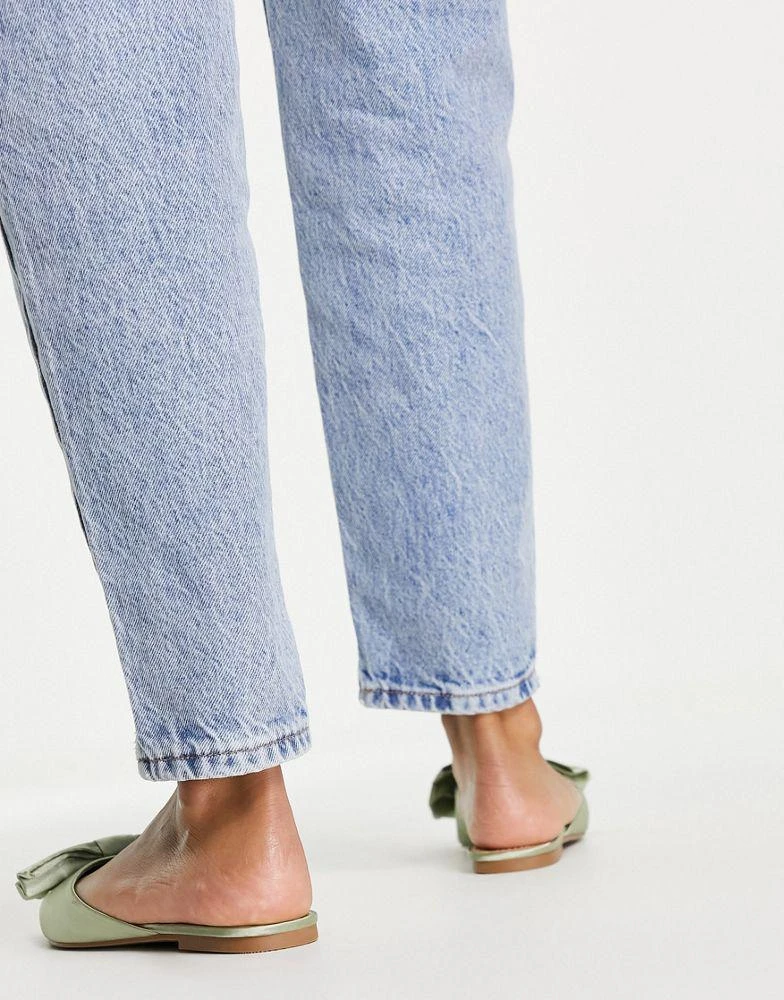 商品ASOS|ASOS DESIGN Lass oversized bow pointed flat mules in sage green satin,价格¥99,第2张图片详细描述