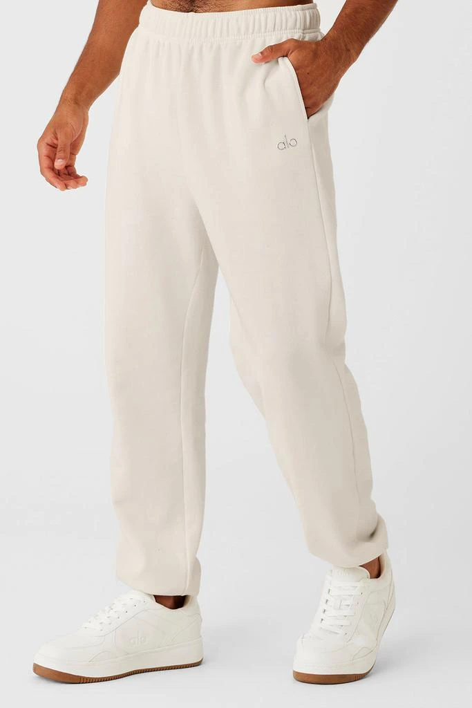 商品Alo|Accolade Sweatpant - Bone,价格¥973,第3张图片详细描述