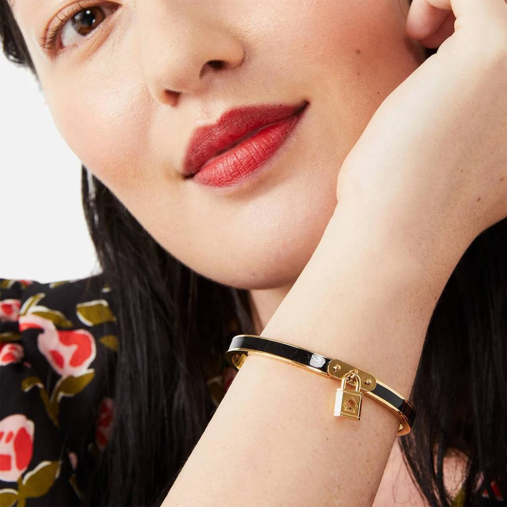商品Kate Spade|Kate Spade New York Women's Lock And Spade Charm Bangle - Black,价格¥498,第2张图片详细描述