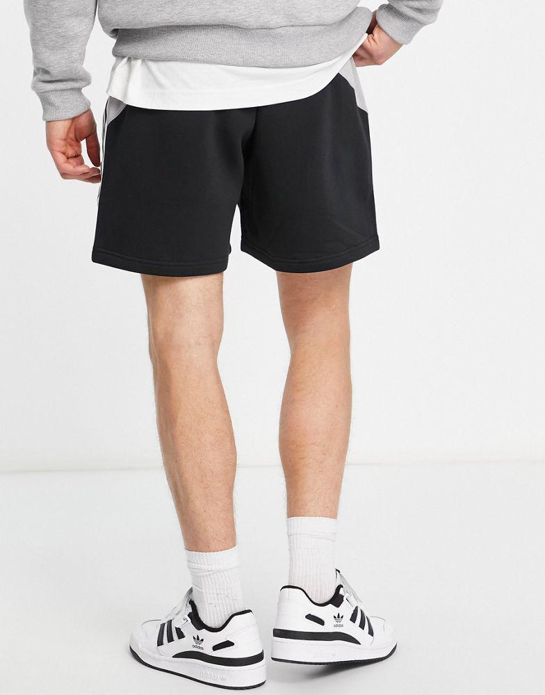 商品Adidas|adidas Originals SPRT blocked three stripe fleece shorts in black,价格¥246,第4张图片详细描述