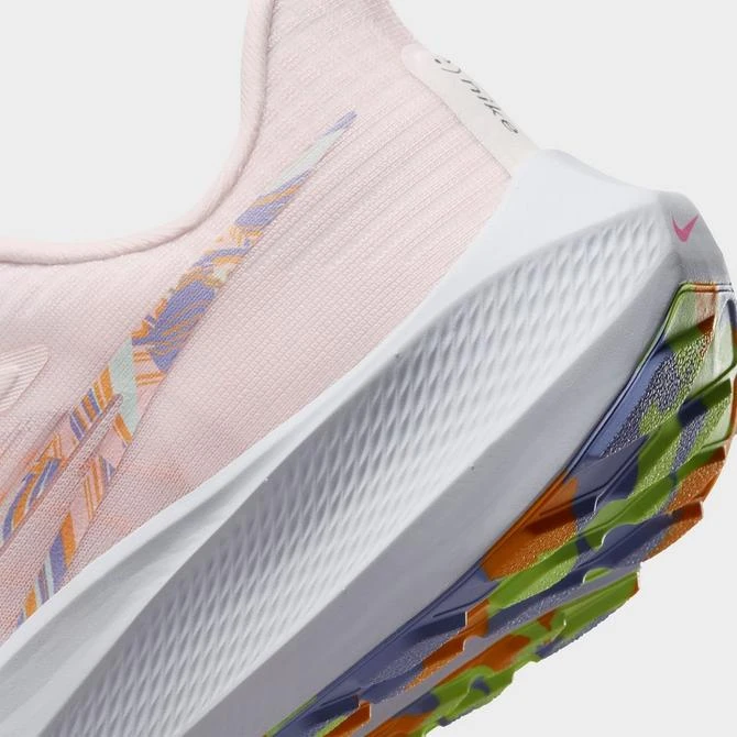 商品NIKE|Women's Nike Air Zoom Pegasus 39 Premium Running Shoes,价格¥896,第3张图片详细描述