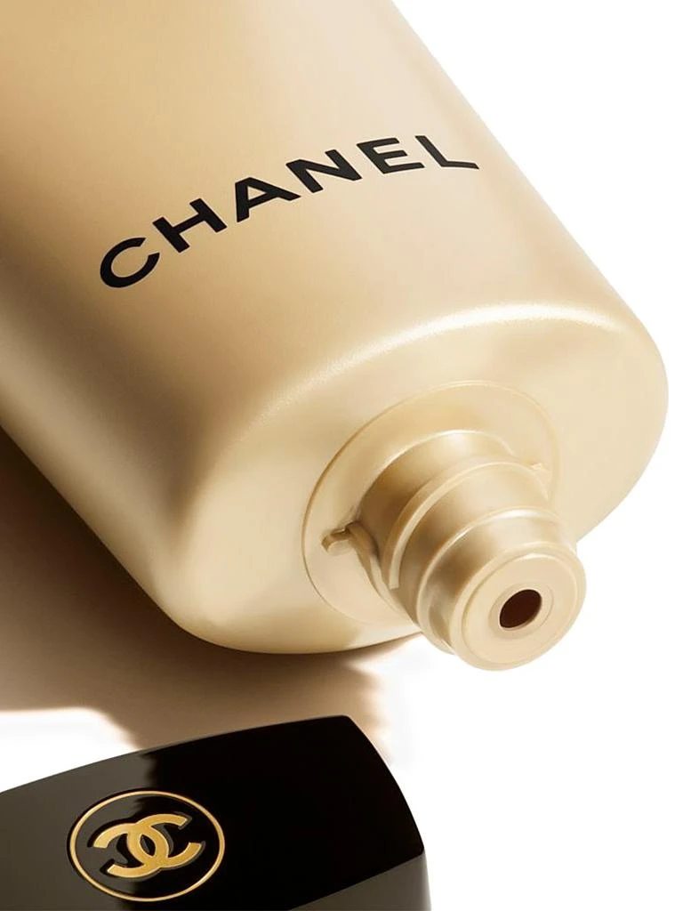 商品Chanel|Ultimate Comfort and Radiance-Revealing Gel-to-Oil Cleanser,价格¥897,第2张图片详细描述