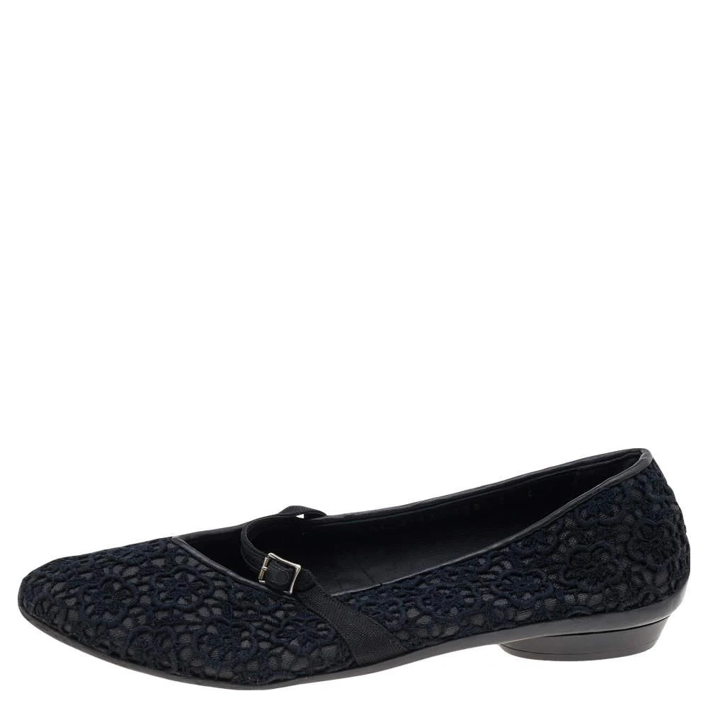 商品[二手商品] Salvatore Ferragamo|Salvatore Ferragamo Black Lace Ballet Flats Size 38.5,价格¥1524,第2张图片详细描述