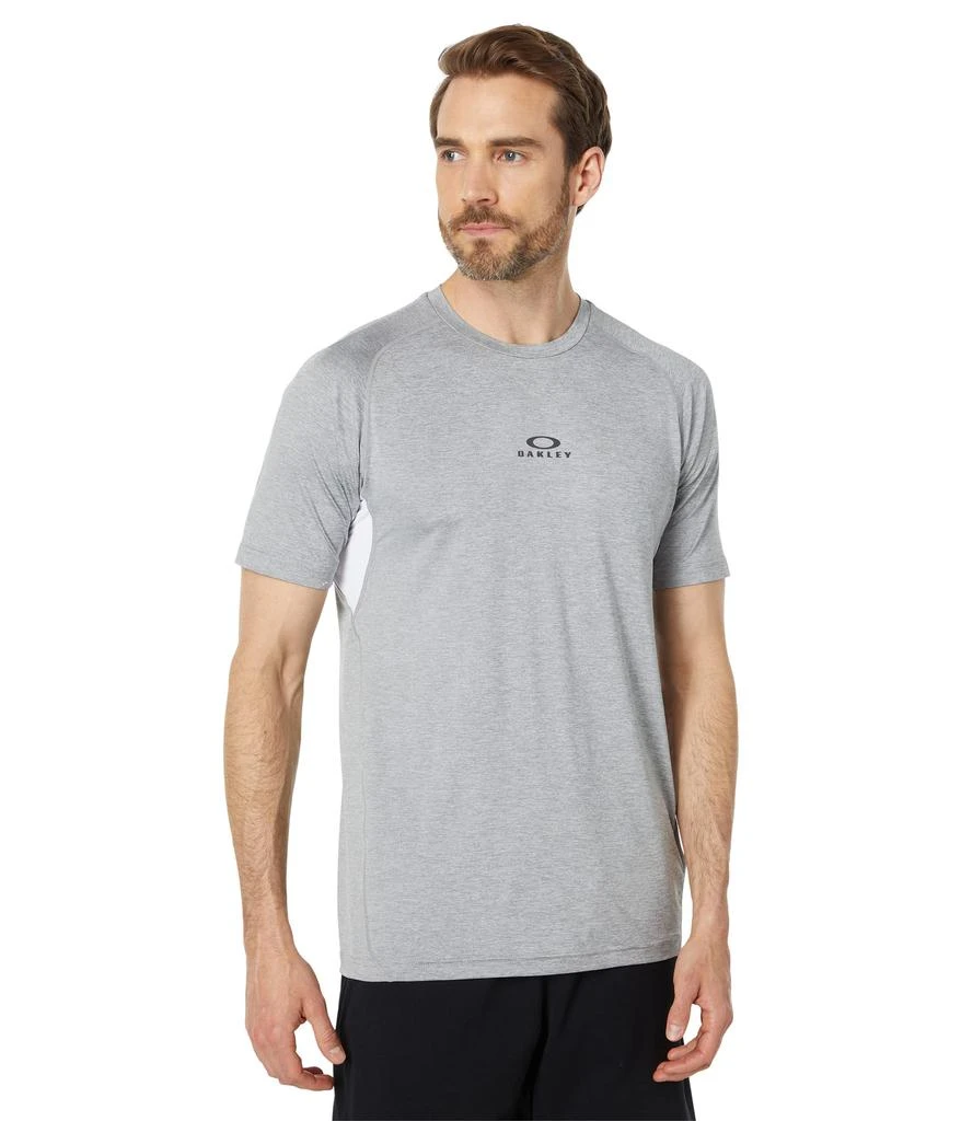 商品Oakley|O Fit Recycled Short Sleeve Training Tee,价格¥153,第1张图片