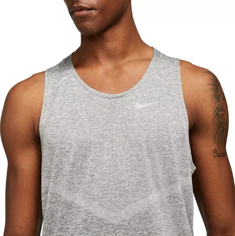 商品NIKE|Nike Men's Dri-FIT Rise 365 Running Tank Top,价格¥133,第4张图片详细描述