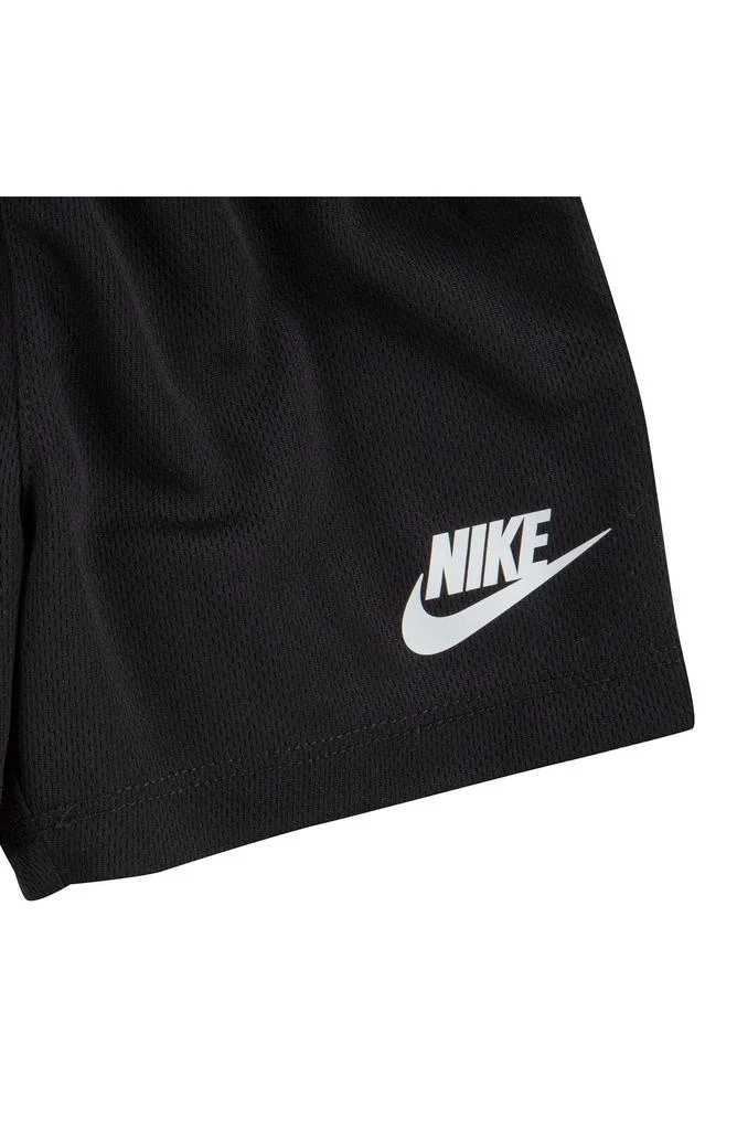 商品NIKE|Futura T-Shirt & Shorts Set,价格¥92,第3张图片详细描述