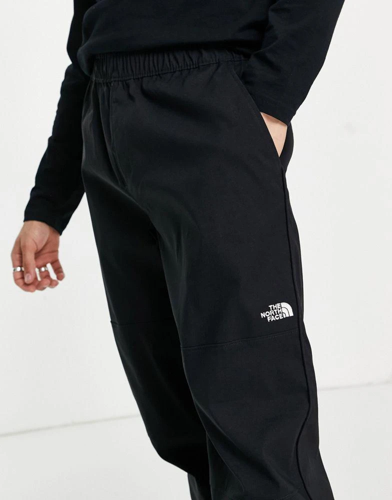 商品The North Face|The North Face Class V relaxed fit trousers with elasticated waist in black,价格¥678,第3张图片详细描述