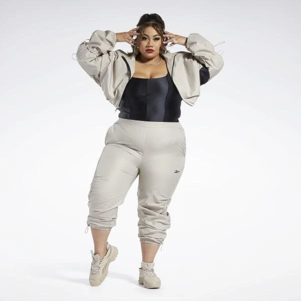 商品Reebok|Cardi B Woven Crop Jacket (Plus Size),价格¥362,第4张图片详细描述