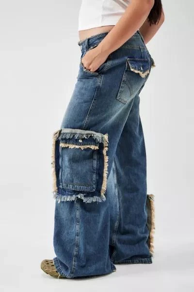 商品BDG|BDG Low Rise Frayed Cargo Jean,价格¥673,第2张图片详细描述