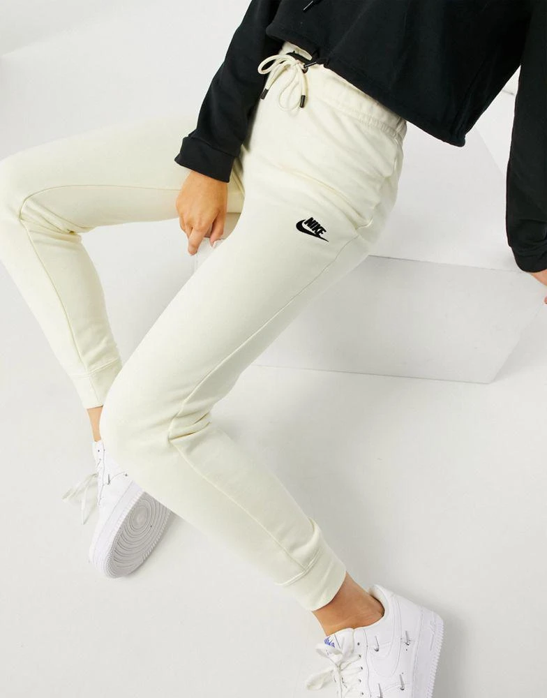 商品NIKE|Nike essential tight fit fleece joggers in off white,价格¥126,第1张图片