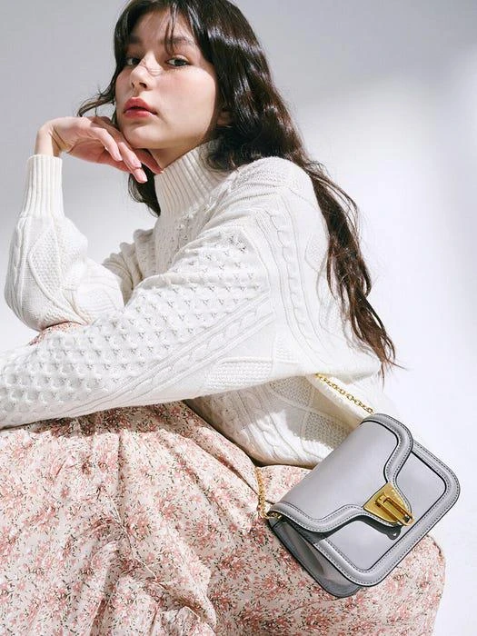 商品Coccinelle|Marvin Twist Mini Bag 3 Colors,价格¥2797,第4张图片详细描述