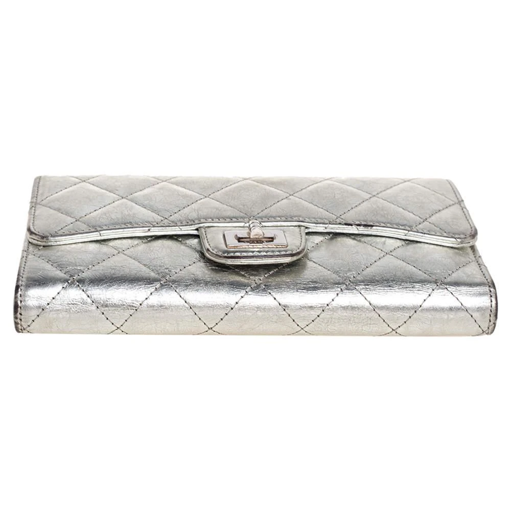 Chanel Silver Quilted Laminated Leather Reissue Trifold Wallet 商品