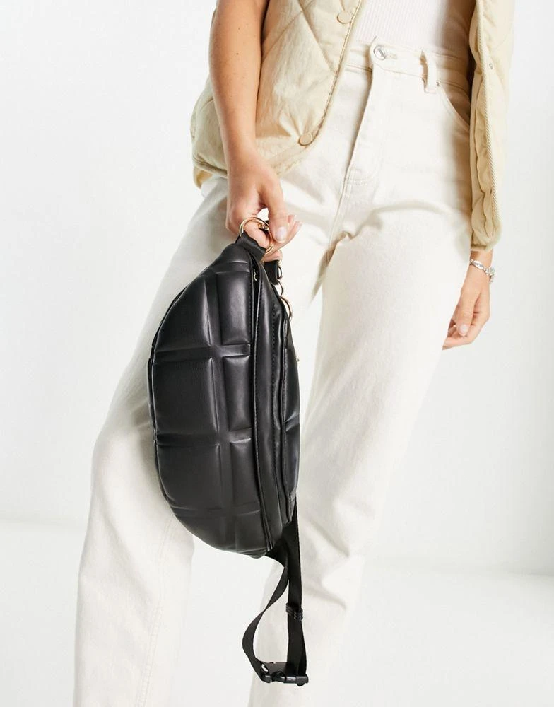 商品Topshop|Topshop bea quilted bumbag in black,价格¥190,第2张图片详细描述