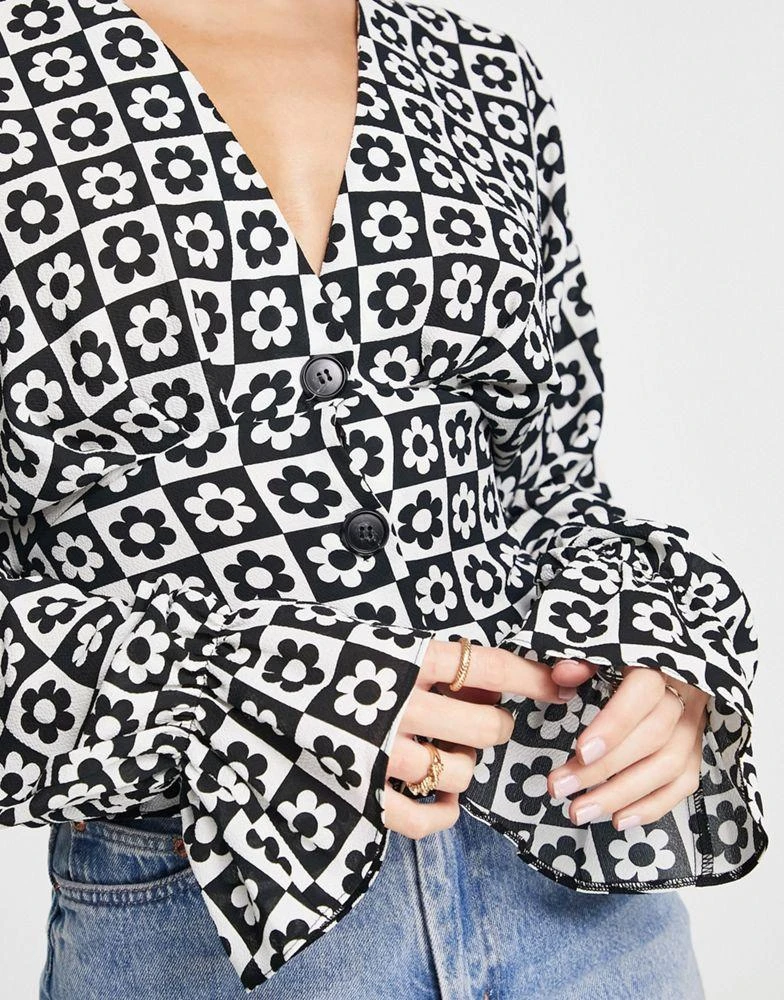 商品ASOS|ASOS DESIGN Tall pleat front long sleeve blouse with button front in flower mono check,价格¥148,第3张图片详细描述