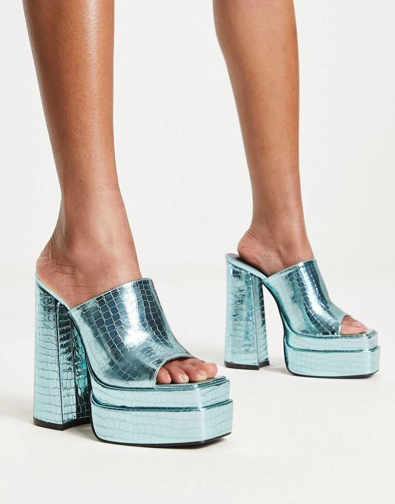 商品Daisy Street|Daisy Street Exclusive platform mule sandals in blue croc metallic,价格¥108,第3张图片详细描述