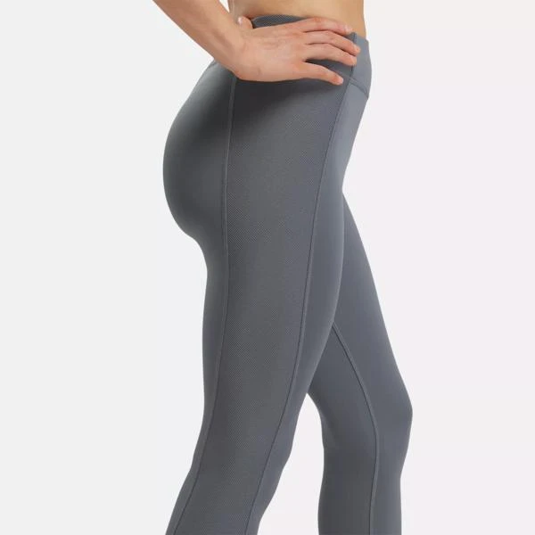 商品Reebok|Yoga High Rise Performance Rib Leggings,价格¥153,第5张图片详细描述